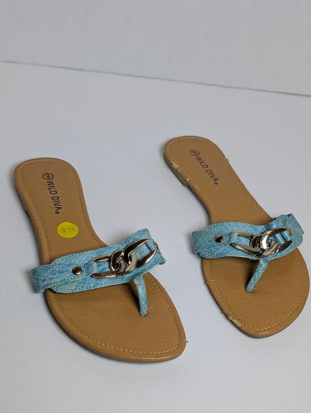 Wild Diva Women Size 9 Blue Snakeskin Print Flat Thong Sandals Gold Chain Links